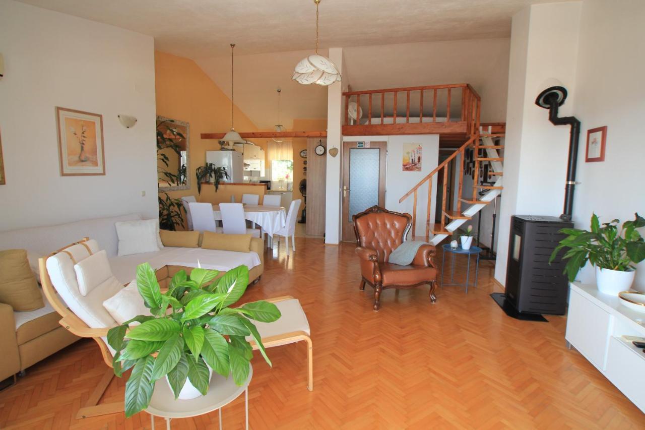 Apartment Gallery Kastela Ngoại thất bức ảnh